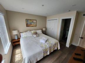 Classy & comfortable condo!